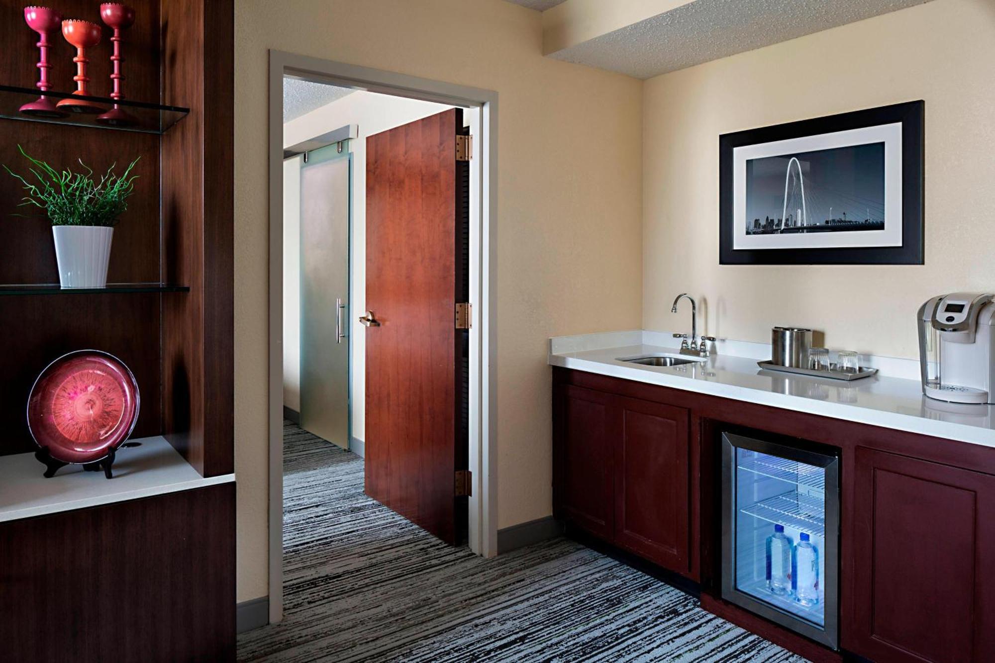 Marriott Dfw Airport South Hotel Форт Уорт Екстериор снимка